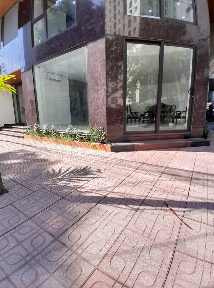 Cho thuê mặt bằng Nguyễn Hữu Thọ 100m² - Vị trí đắc địa, ô tô đỗ cửa!