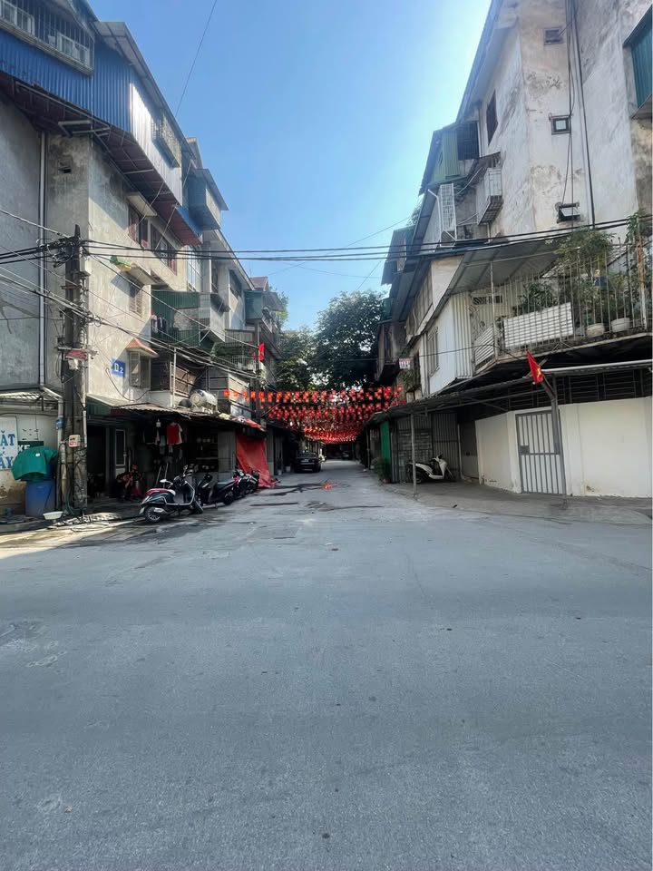 Căn hộ Hồ Việt Xô - Trần Hưng Đạo 100m² giá 5.4 tỷ - View thoáng mát, ô tô vào tận nơi!