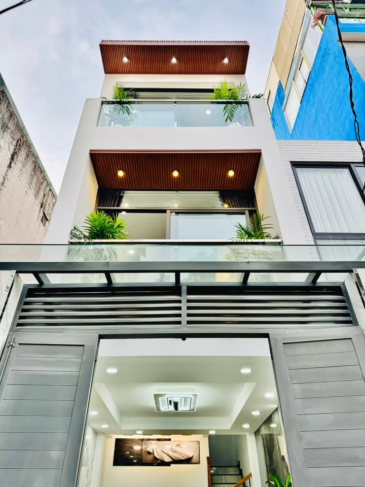 Nhà đẹp 4 PN hẻm xe hơi Bình Thạnh 34m² - Gần Đại học HUTECH, chỉ 8.9 tỷ!