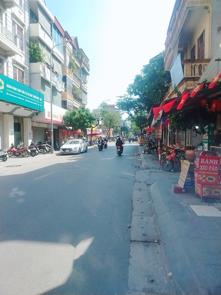 Nhà phố Nam Dư, Lĩnh Nam 42m² giá 6.9 tỷ - Giảm giá gấp rút!