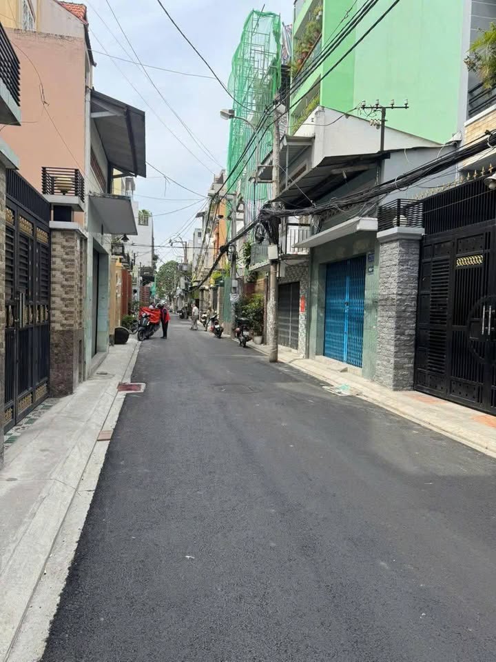 Nhà phố hẻm 4m Hoàng Văn Thụ, Tân Bình 55m² giá 10.4 tỷ - Nhà đẹp, an ninh tuyệt đối!