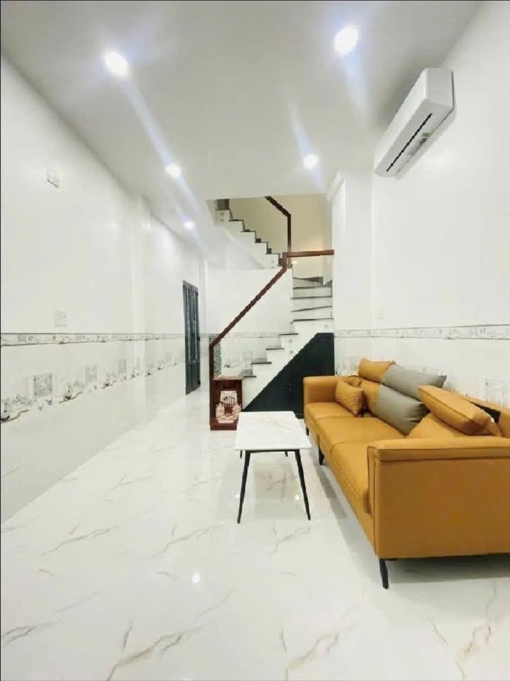 Nhà phố Lý Thái Tổ Q10 29.7m² giá 5.68 tỷ - Nhà mới, hẻm thông thoáng!