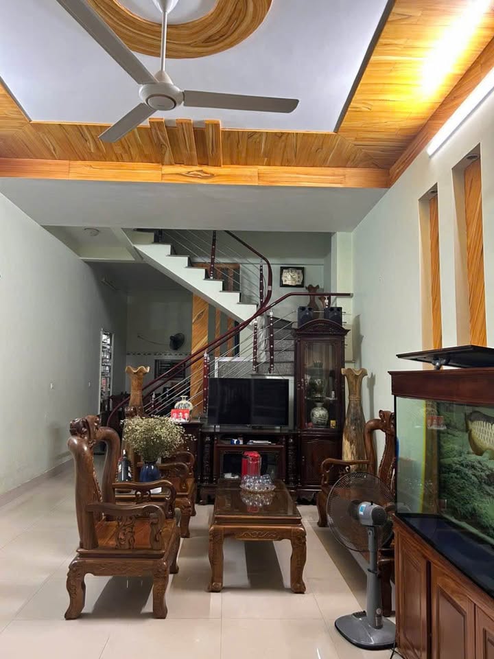 Bán nhà 3 tầng tại Anh Dũng, Dương Kinh, 68m² chỉ 2.75 tỷ - Sổ đỏ chính chủ!