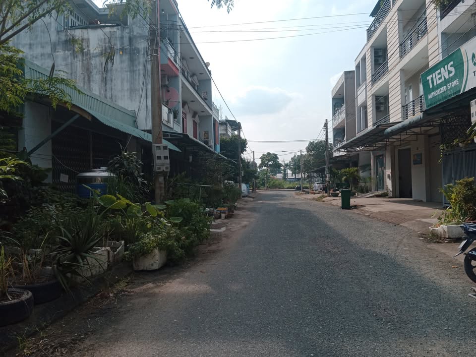 Nhà cấp 4 KDC Mai Thị Non Bến Lức 160m² giá 6.6 tỷ - Cơ hội đầu tư tuyệt vời!