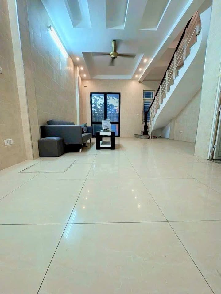 Nhà riêng Ngọc Thụy Long Biên 50m² giá 8 tỷ - Gần trường quốc tế Việt Pháp!