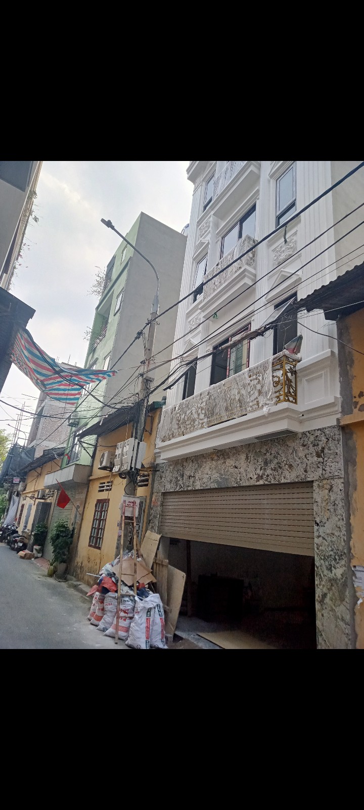 Nhà phố Thạch Bàn 54m² giá 12.8 tỷ - Thiết kế 7 tầng sang trọng, thang máy hiện đại!