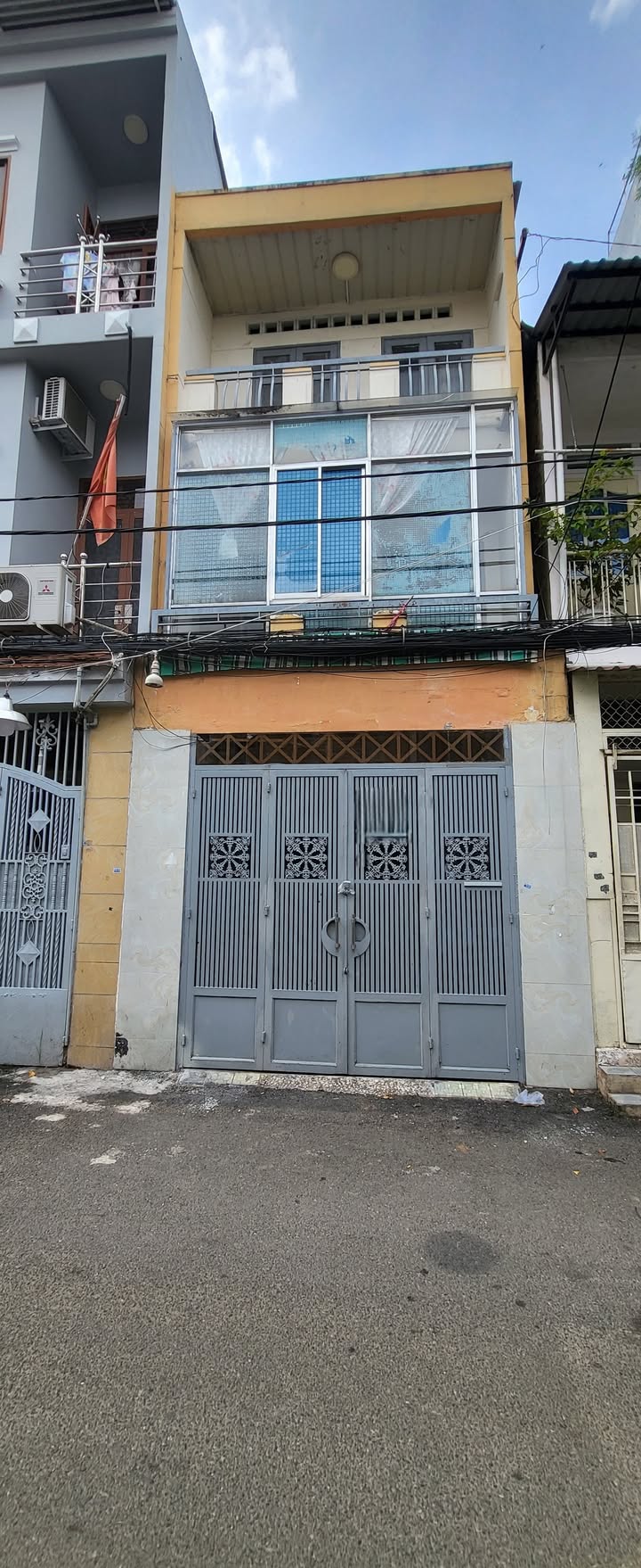 Nhà nguyên căn Hẻm 1 Trần Hưng Đạo Quận 1 54m² - Giá thuê thương lượng hấp dẫn!