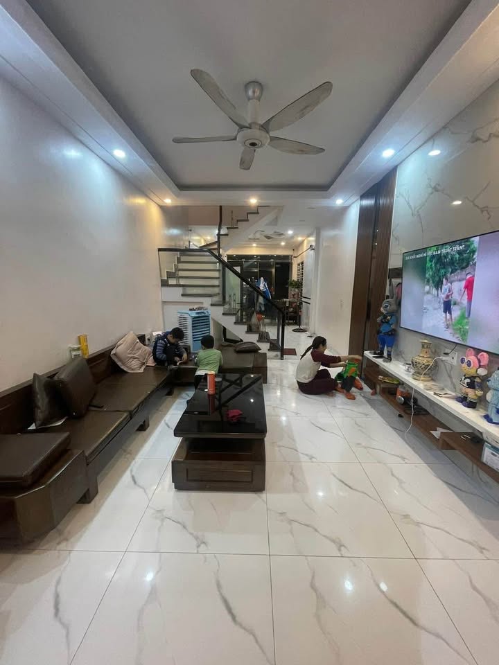 Nhà 3.5 tầng Phủ Thượng Đoạn 68m² giá 4.2 tỷ - Đỗ ô tô cửa