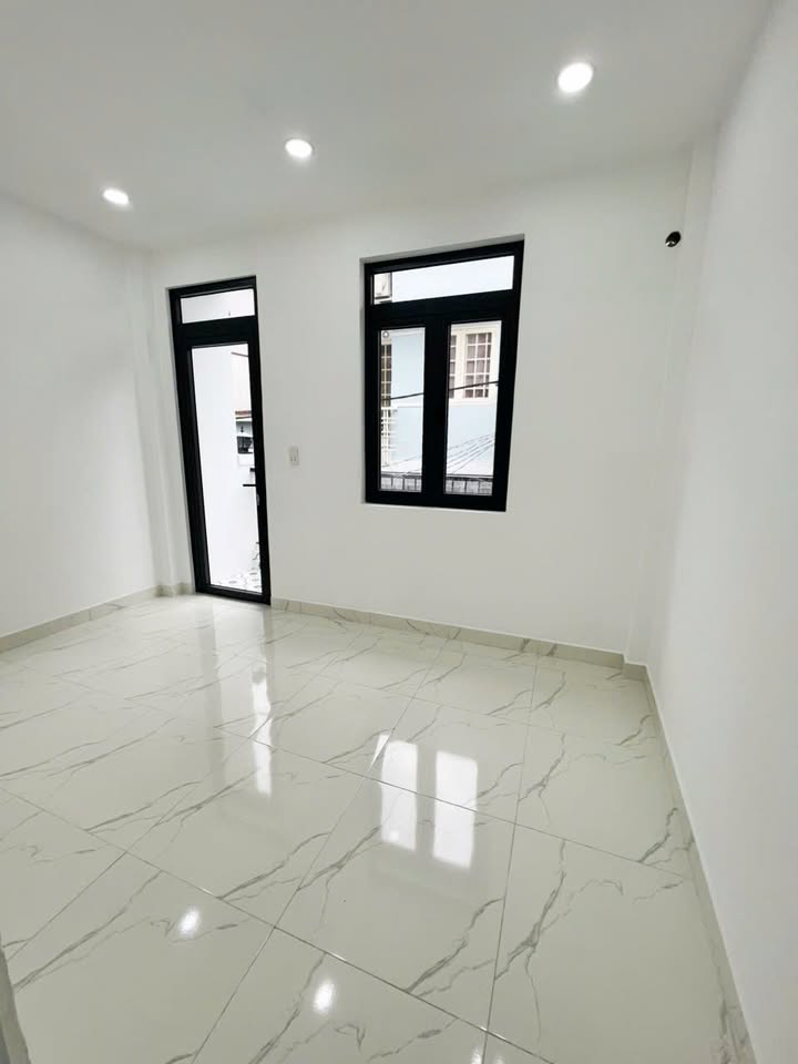 Nhà mới 1 lầu hẻm 4m Đường Chiến Lược, Tân Phú 32m² - Giá tốt 3.85 tỷ!
