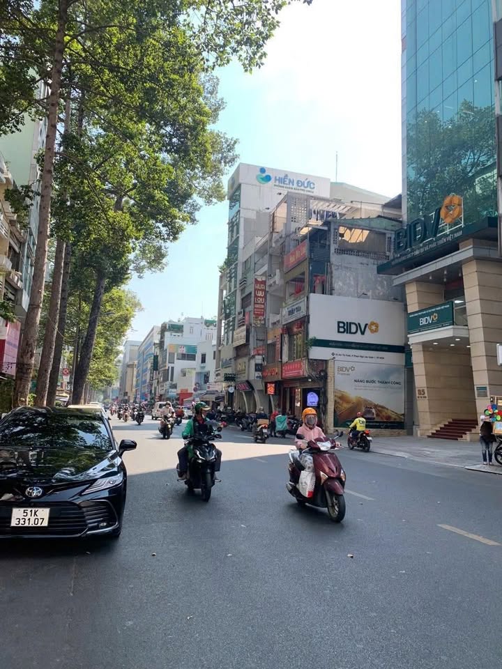 FrontHouse Bến Thành Quận 1 127m² giá 80 tỷ - Đầu tư sinh lời hấp dẫn!