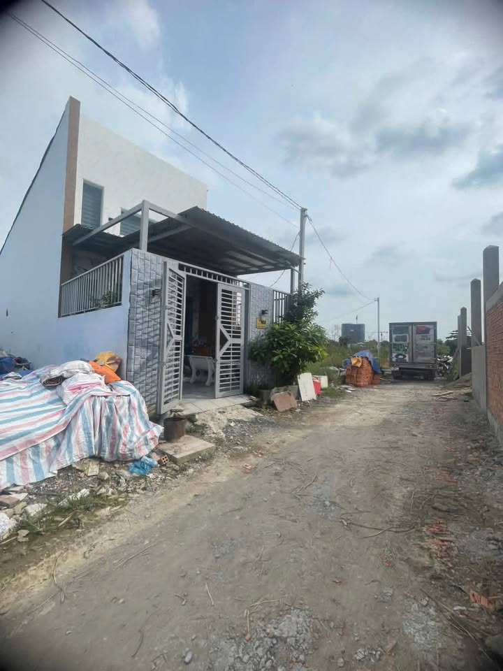 Nhà mới xây 128,8m² tại Mỹ Yên, Bến Lức, chỉ 2,5 tỷ - Sẵn sàng vào ở!