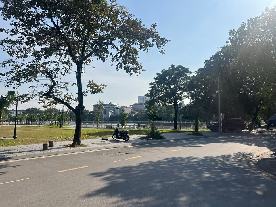 Đất Thạch Bàn Long Biên 40m² giá 7 tỷ - Ô tô vào tận nơi!