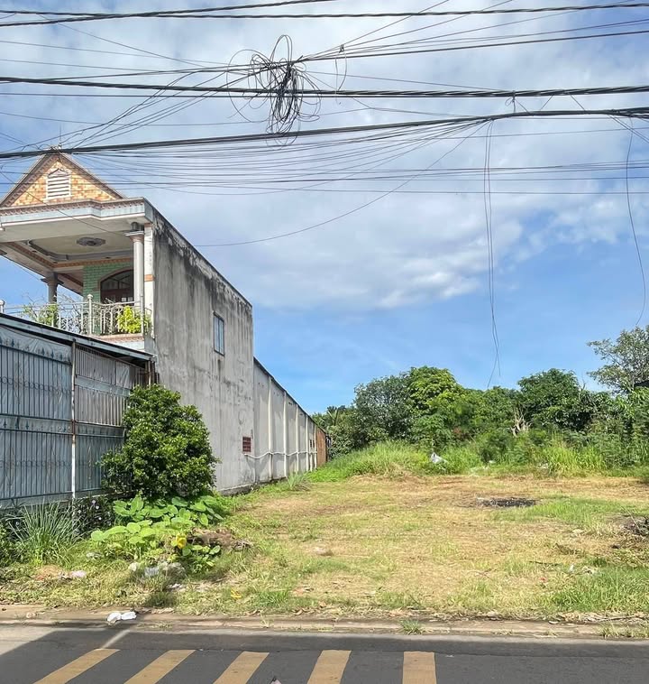 Đất thổ cư 300m² tại xã Hưng Thịnh - Giá chỉ 2.45 tỷ, thích hợp kinh doanh!