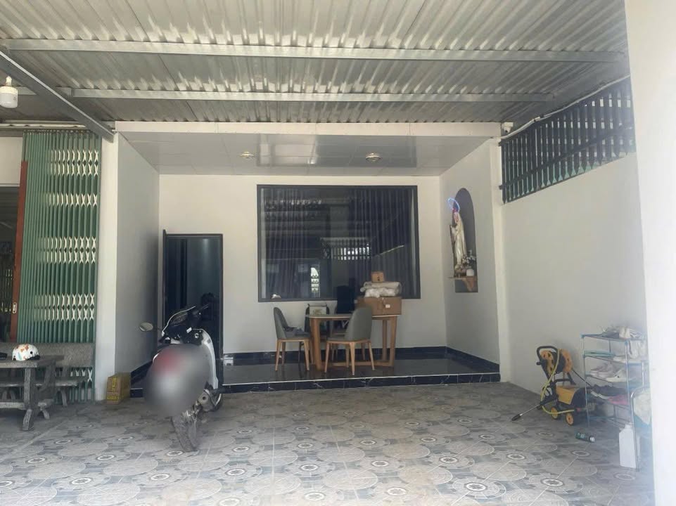 Nhà cấp 4 mới đẹp tại đường Phùng Hưng, 100m² chỉ 1.15 tỷ - Cơ hội vàng cho bạn!