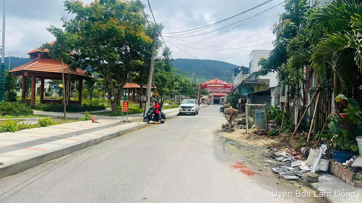 Nhà mặt tiền Thị trấn Thạnh Mỹ 100m² giá 2.2 tỷ - Cơ hội đầu tư tuyệt vời!