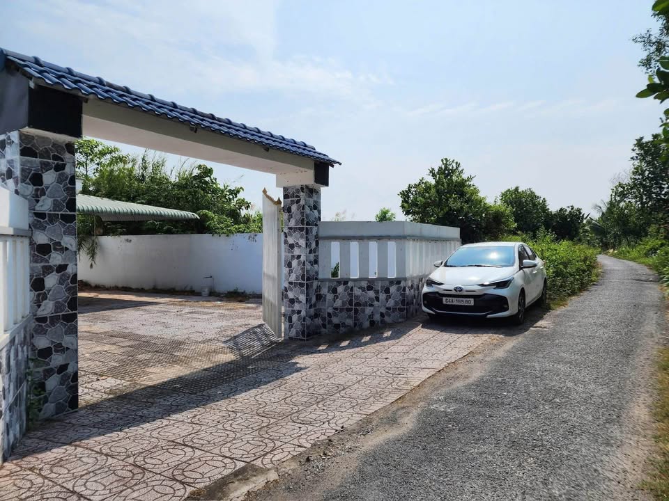 Nhà riêng Thị Trấn Long Hồ 352.8m² giá 2.2 tỷ - Đầu tư sinh lời ngay!