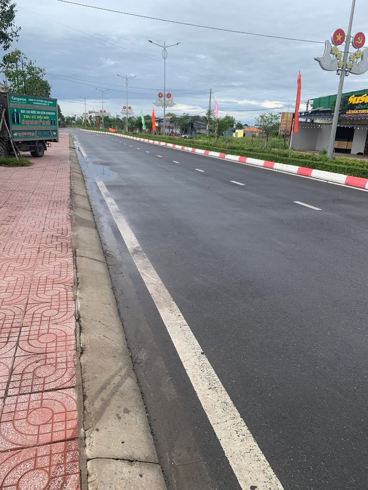 Đất mặt tiền Cống Hợp Cầu Duyên Hậu Nghĩa 750m² giá 10.5 tỷ - Cơ hội đầu tư hấp dẫn!