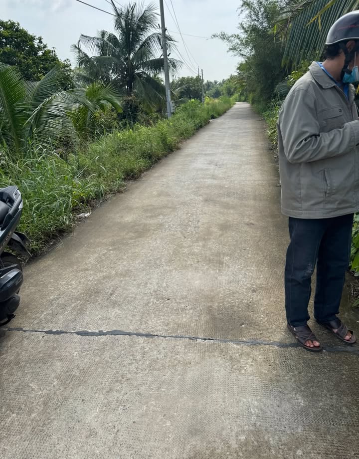 Đất thổ cư 250m² tại ấp 5 Thạnh Hòa, Bến Lức - Sổ hồng riêng, giá chỉ 1 tỷ