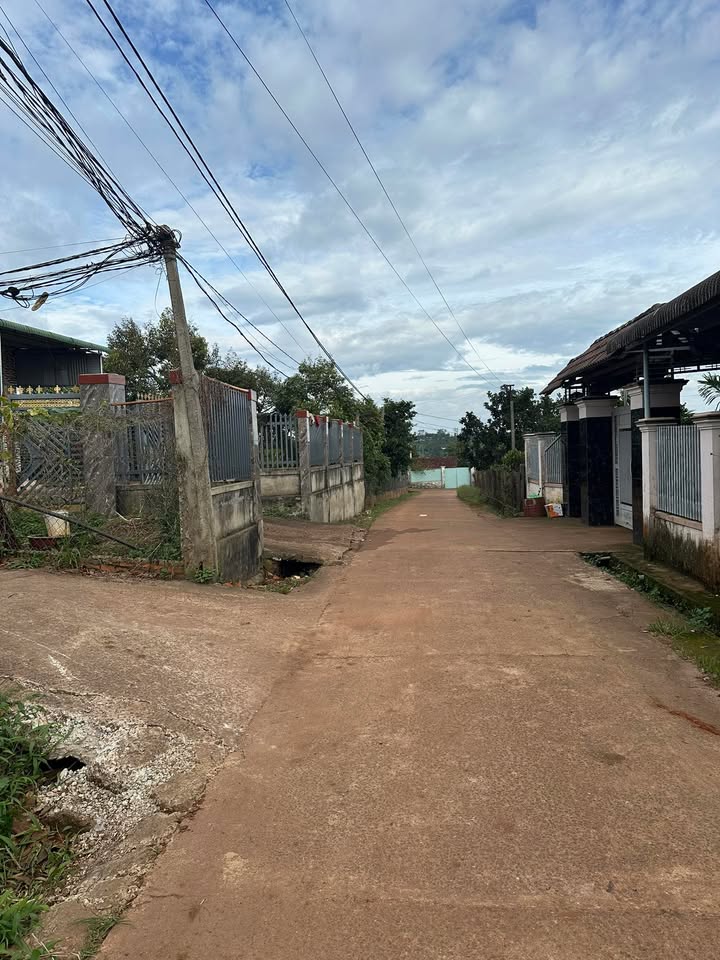 Đất nền thôn 7, xã Pơng Drang, 340m² giá 2.3 tỷ - Lô góc 2 mặt tiền thuận lợi!