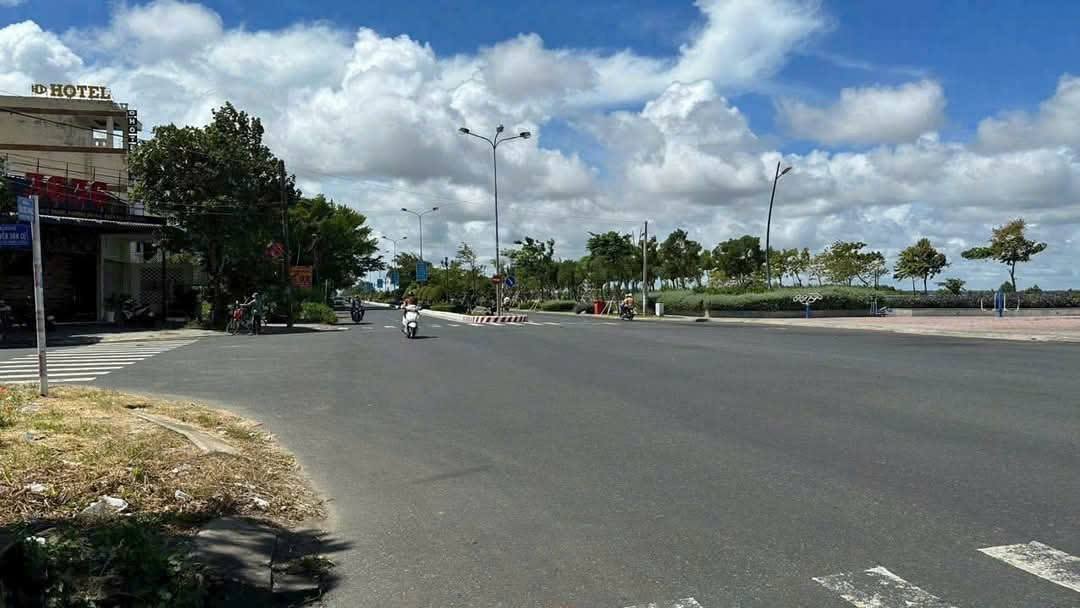 Đất nền mặt tiền Tôn Đức Thắng, Rạch Giá 262m² - View biển, giá 8 tỷ, đầu tư sinh lời!