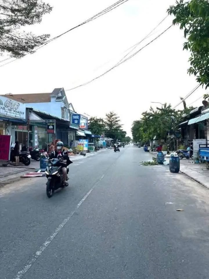 Nhà mặt tiền XC7, Mỹ Phước, Bến Cát - 120m² giá 2.79 tỷ - Đầu tư sinh lời ngay!