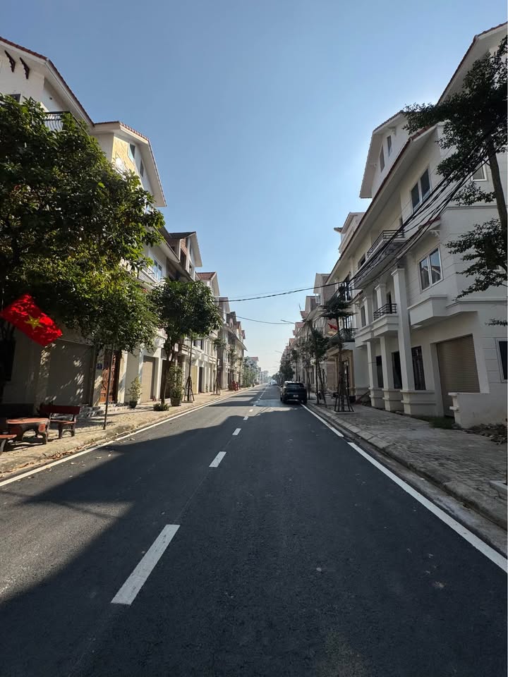 Townhouse Cienco 5 Tân Lập 77m² giá 11 tỷ - Phong thủy đẹp, sẵn sổ đỏ!