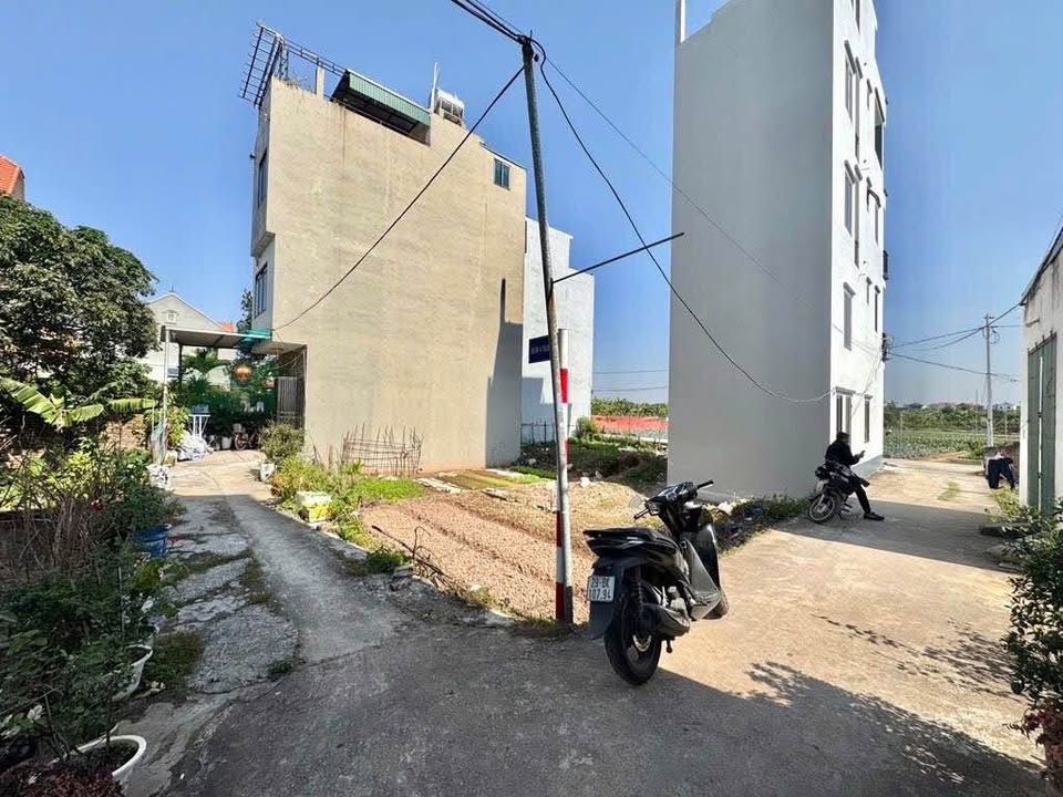 Đất Đặng Xá, Gia Lâm 45m² giá 3 tỷ - An sinh tuyệt vời, ô tô vào tận nơi!