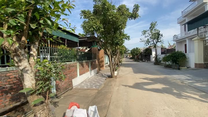 Đất kinh doanh Diễn Đồng 120.75m² giá 2 tỷ - Đường lớn, vị trí đẹp!