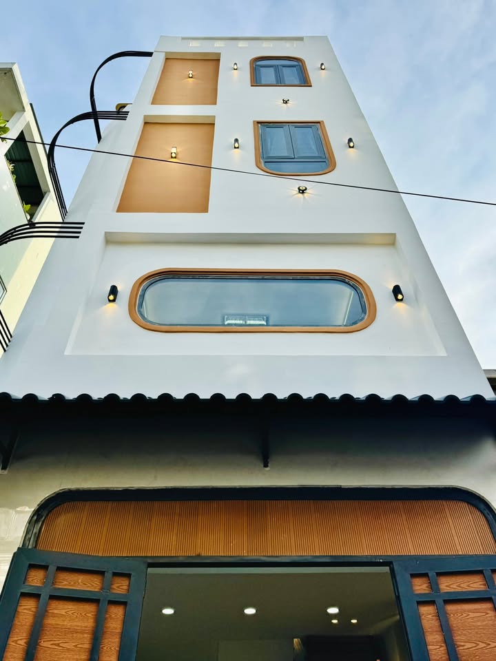 Nhà phố 28m² Bình Thạnh giá 7.66 tỷ - Hẻm xe hơi, full nội thất!