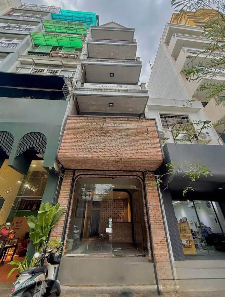 Cho thuê nhà mặt tiền Lê Thánh Tôn, Q.1 - Kinh doanh tự do, giá thỏa thuận!