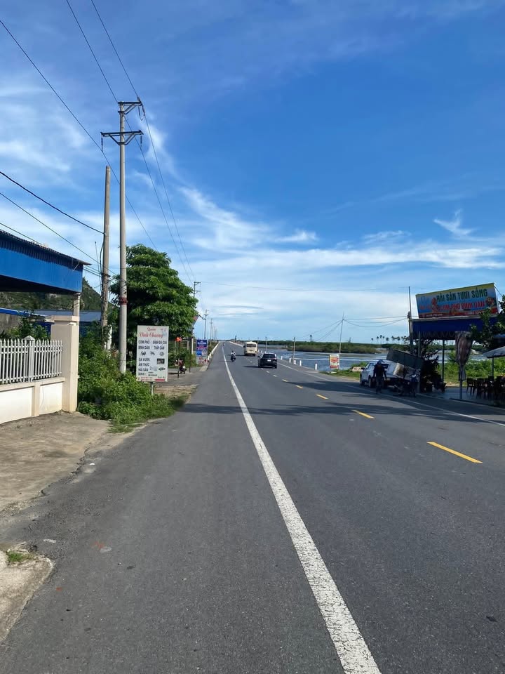 Đất mặt đường QL356, Phù Long, Cát Hải, Hải Phòng 200m² giá 4.8 tỷ - Sổ đỏ chính chủ!