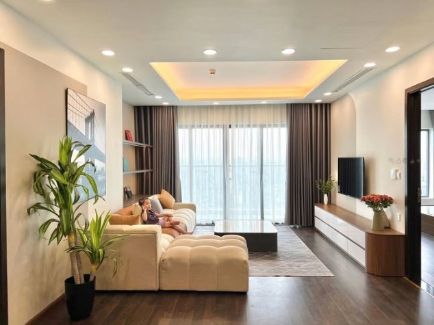 Căn hộ Vinhomes D'Capitale 75m² giá 11 tỷ - View hồ tuyệt đẹp!
