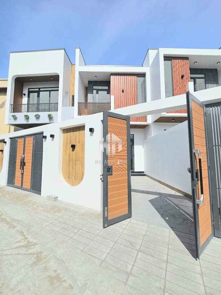 Nhà phố Rạch Giá 103m² giá 2.85 tỷ - Hoàn thiện mới, sẵn sàng vào ở!