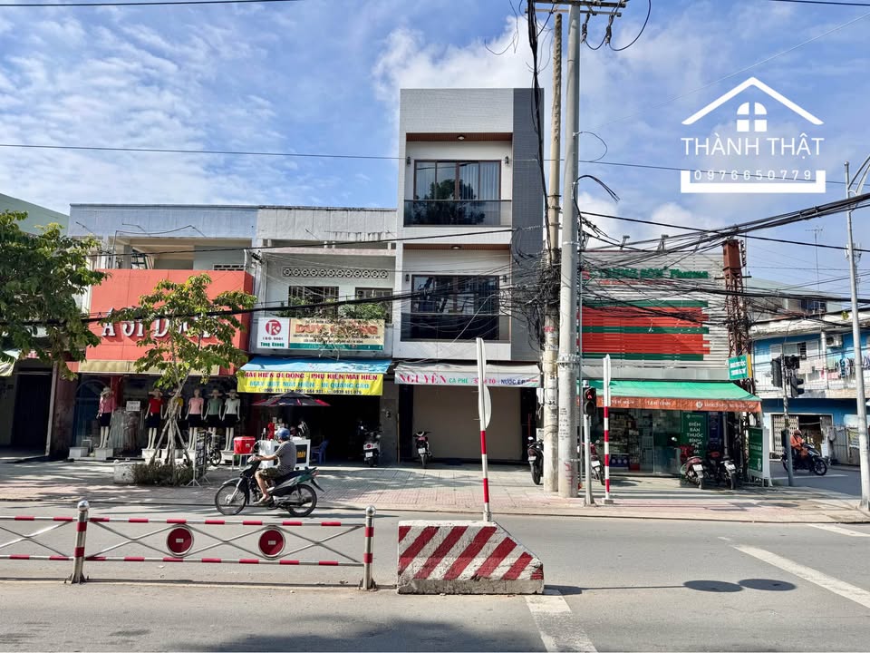 Nhà phố 2 tầng mặt tiền đường Ấp Bắc, Mỹ Tho 28m² giá 7.3 tỷ - Kinh doanh sầm uất!