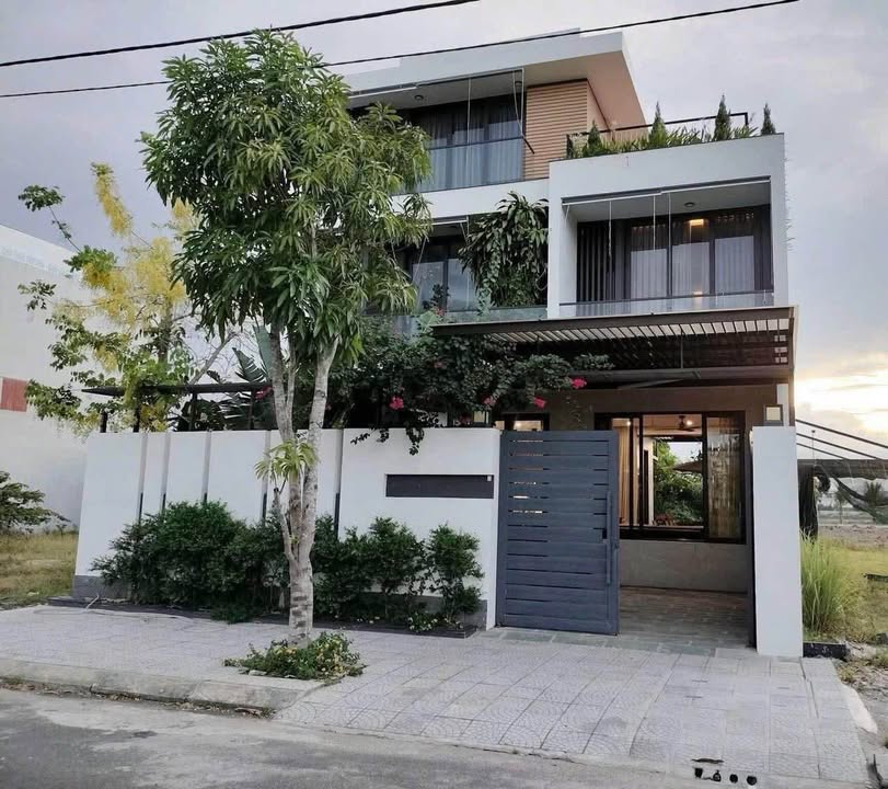 Biệt thự Khu Nam Hoà Xuân Đà Nẵng 266m² giá 16 tỷ - Thiết kế hiện đại, sẵn sàng vào ở!