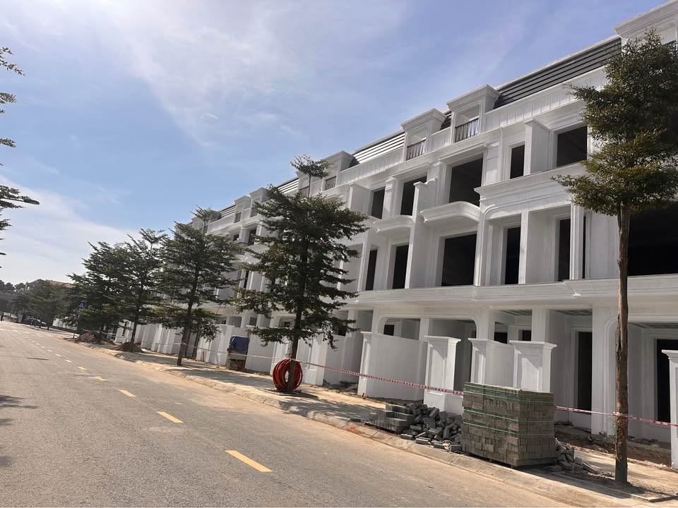 Đất chính chủ Trung Hưng Sơn Tây 60m² giá thỏa thuận - Vị trí đẹp, vuông vắn!