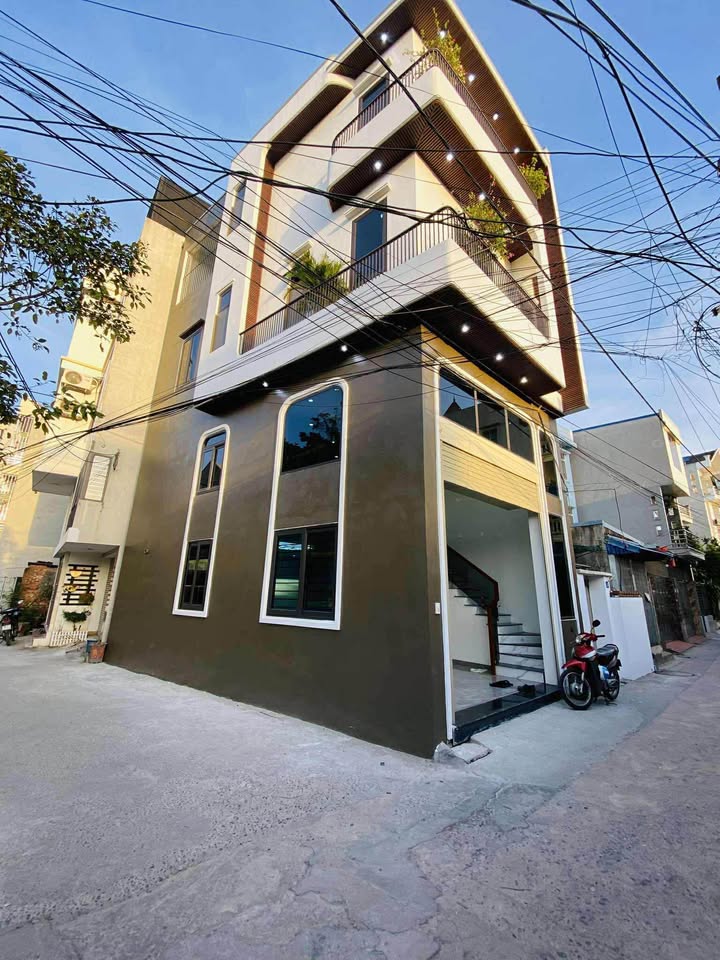 Nhà lô góc đường Thanh Bình Nam Định 50m² giá 4.05 tỷ - Thiết kế hiện đại và thoáng mát!