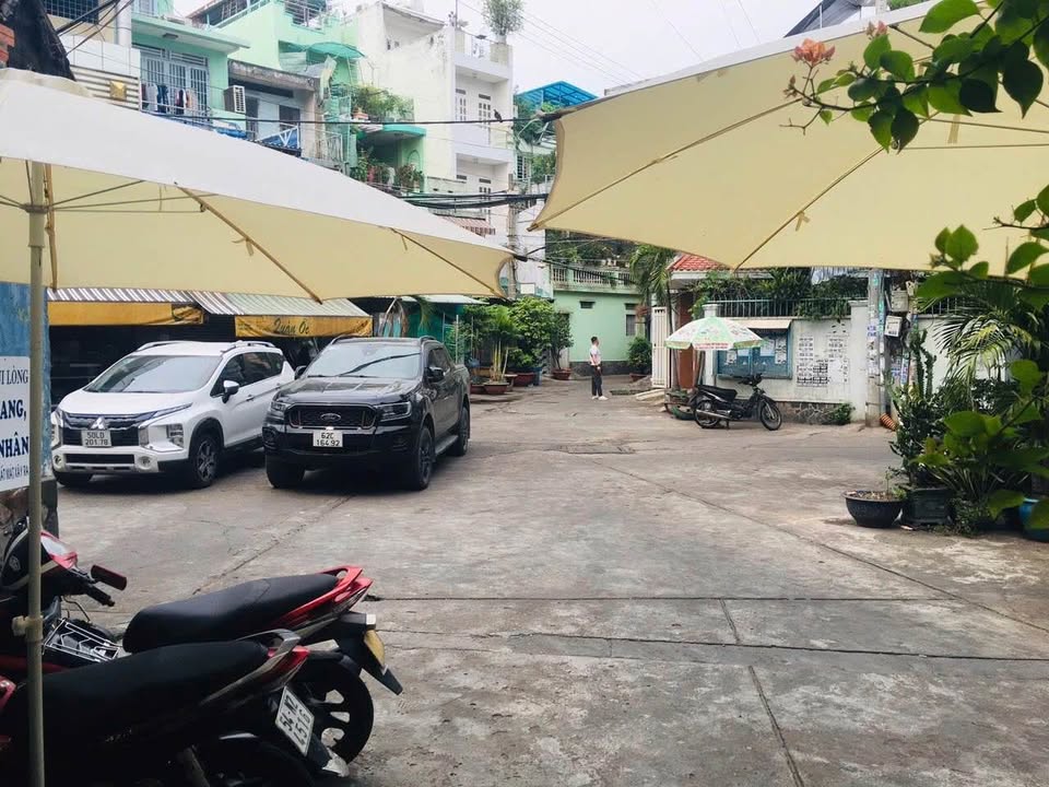 Nhà phố quận 11 80m² giá 13 tỷ - Gấp bán, xe hơi vào nhà!