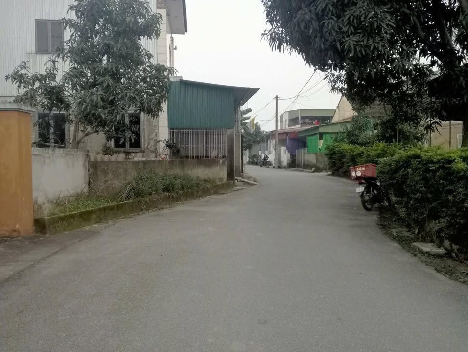 Đất thổ cư Trần Phú, Hà Tĩnh 100m² giá 2.4 tỷ - Vị trí đắc địa gần chợ và trường học!