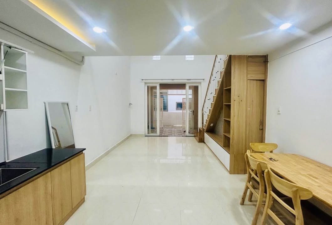 Nhà Mê Lửng Đúc K78 Lê Thanh Nghị 56m² giá 4 tỷ - Full nội thất, vào ở ngay!