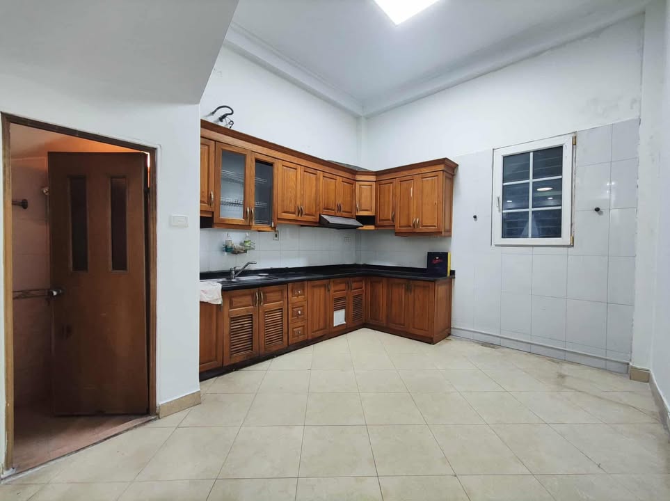 Nhà nguyên căn Ngọc Khánh 55m² giá 16 triệu - Thích hợp cho gia đình hoặc văn phòng