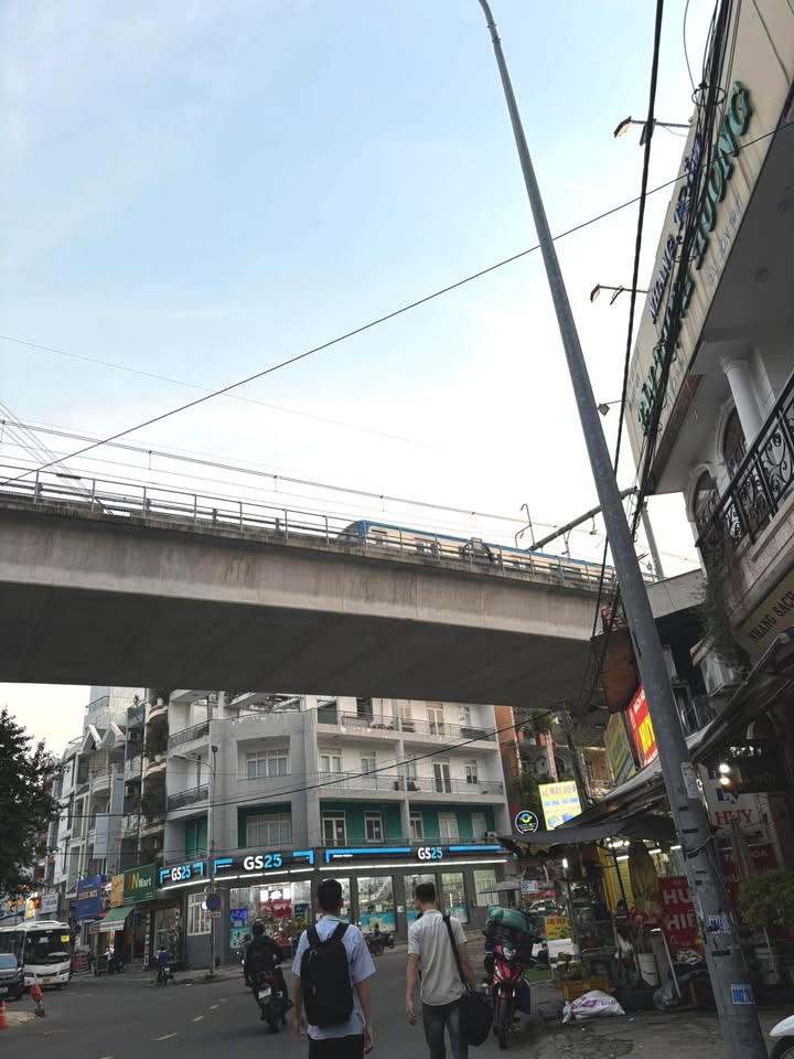 Nhà bán Bình Thạnh 70m² giá 9 tỷ - Ngang 5m, vị trí đắc địa gần metro