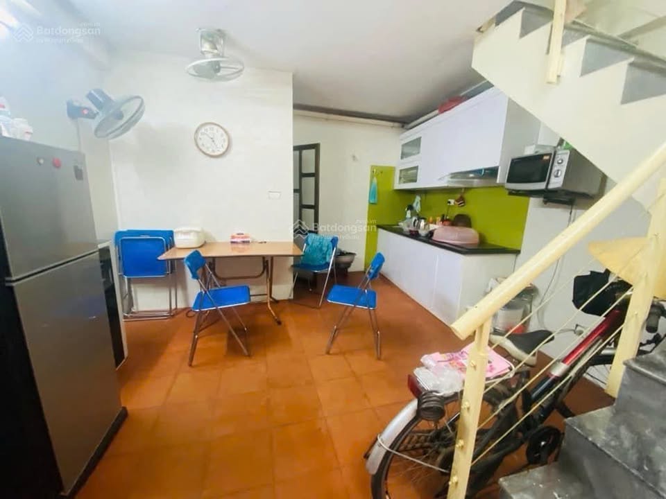 Nhà riêng cho thuê tại ngõ 105 Bạch Mai, 25m², giá 9 triệu - Nhà đẹp, nội thất đầy đủ!
