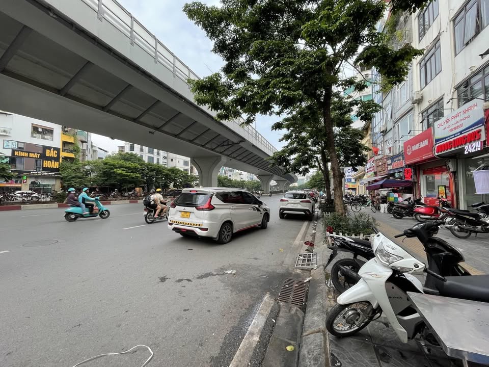 Cho thuê nhà mặt phố Minh Khai, Hai Bà Trưng 27m² giá 22 triệu - Thiết kế thông sàn tiện lợi!