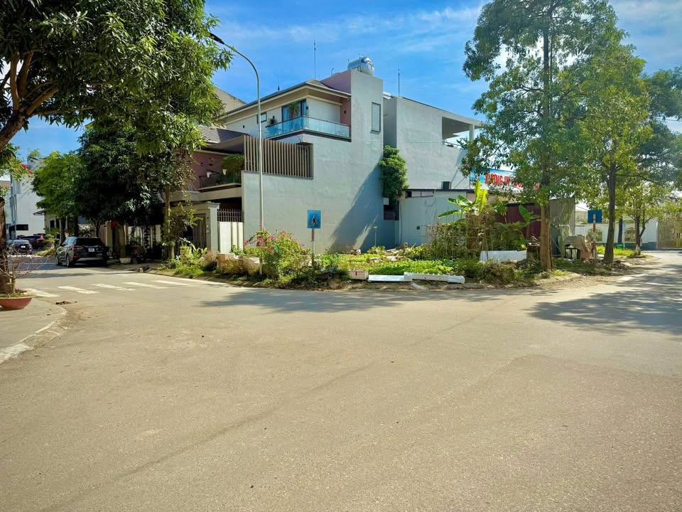 Đất nền lô góc Khu đô thị Hồ Xương Rồng 165m² giá 16.5 tỷ - Tiềm năng sinh lời vượt trội!