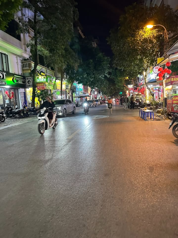 Nhà phố Phan Văn Trường, Cầu Giấy 38m² giá thỏa thuận - Kinh doanh đỉnh cao!