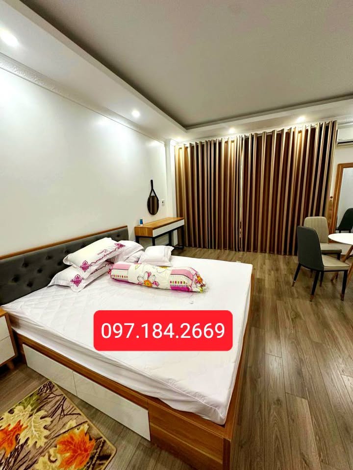 Nhà lô góc 40m² mặt tiền đường Đại Từ - Chỉ 10.3 tỷ, bán gấp!