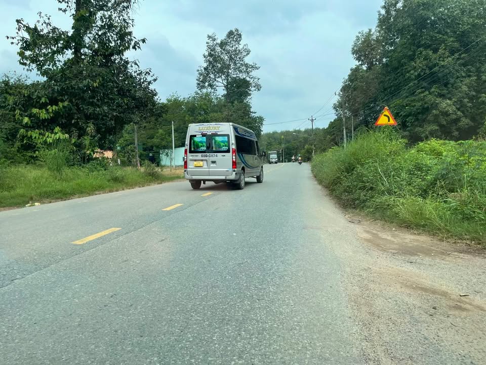 Đất thổ cư 300m² tại phường Vĩnh Tân, Tân Uyên giá 8.5 tỷ - Đầu tư sinh lời ngay!