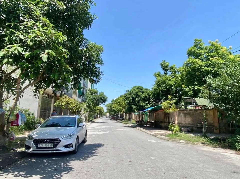 Nhà 2,5 tầng Hoàng Diệu, Thái Bình 67m² giá 3 tỷ - Kiến trúc kiên cố, đường ô tô vào tận nơi!