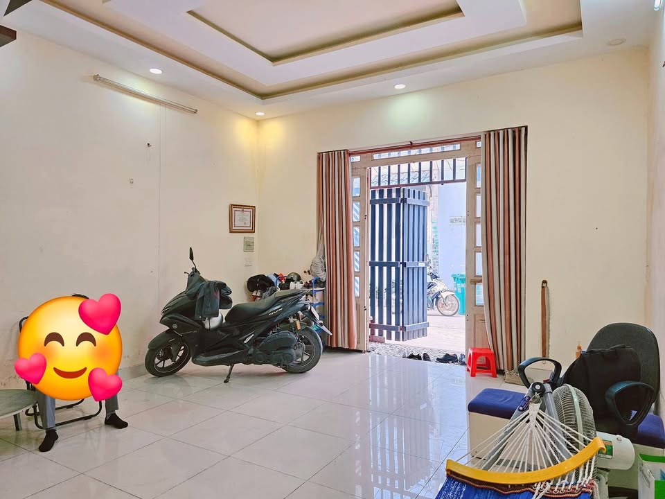 Nhà 3 tầng đường Hiệp Bình, Thủ Đức 60m² giá 6 tỷ - Gần chợ, ô tô vào tận nhà!